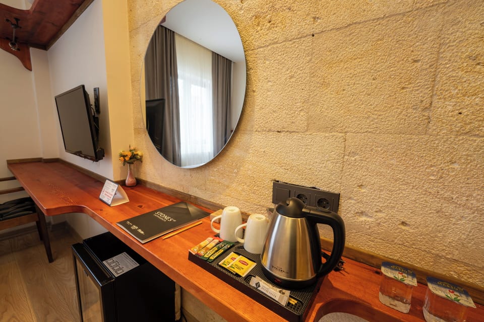 Classic Twin Room, 1 Bedroom, Non Smoking | Minibar, desk, laptop workspace, free cribs/infant beds