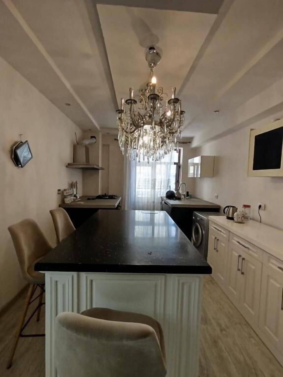 Deluxe Apartment, Balcony, Lake View | Private kitchen | Electric kettle, griddle, spices, dining tables