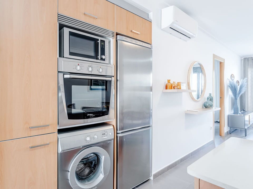 Kitchen, Kitchen Appliance, Major Appliance, Cabinetry, Interior Design, Furniture, Home Appliance, Flooring, Wood, Countertop