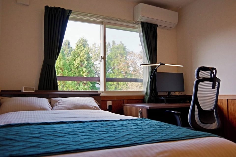Single Room, Non Smoking, Shared Bathroom (Shared Shower room and Toilet) | In-room safe, WiFi (free), bed sheets