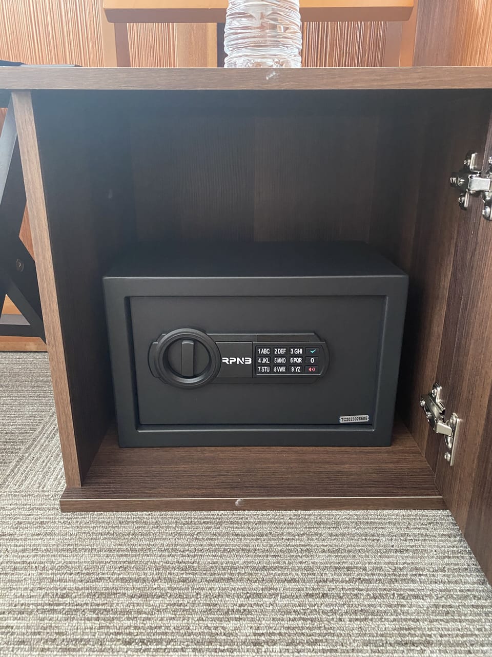 In-room safe, WiFi (free), bed sheets
