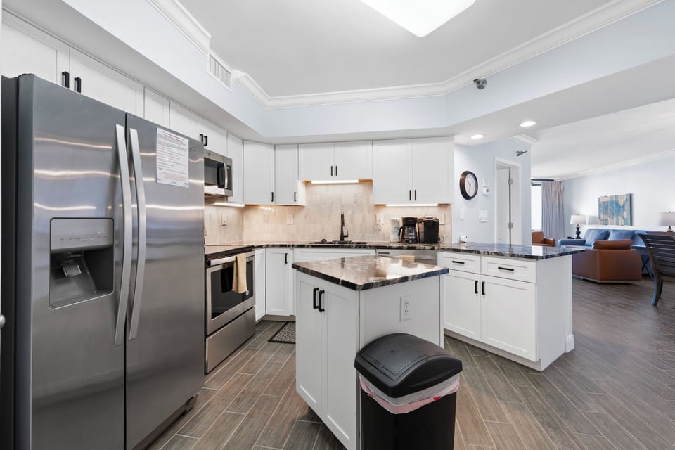 Signature Condo, 3 Bedrooms, Non Smoking, Beach View | Private kitchen | Fridge, microwave, oven, stovetop
