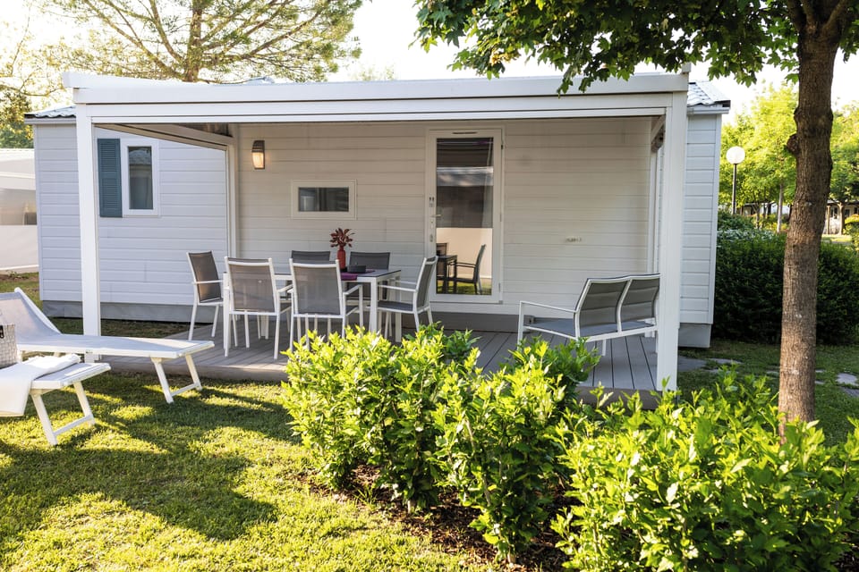 Mobile Home, Patio, Garden View | 2 bedrooms, in-room safe, bed sheets