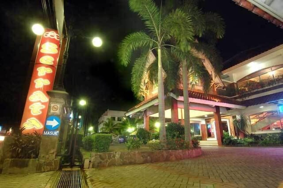 Front of property - evening/night