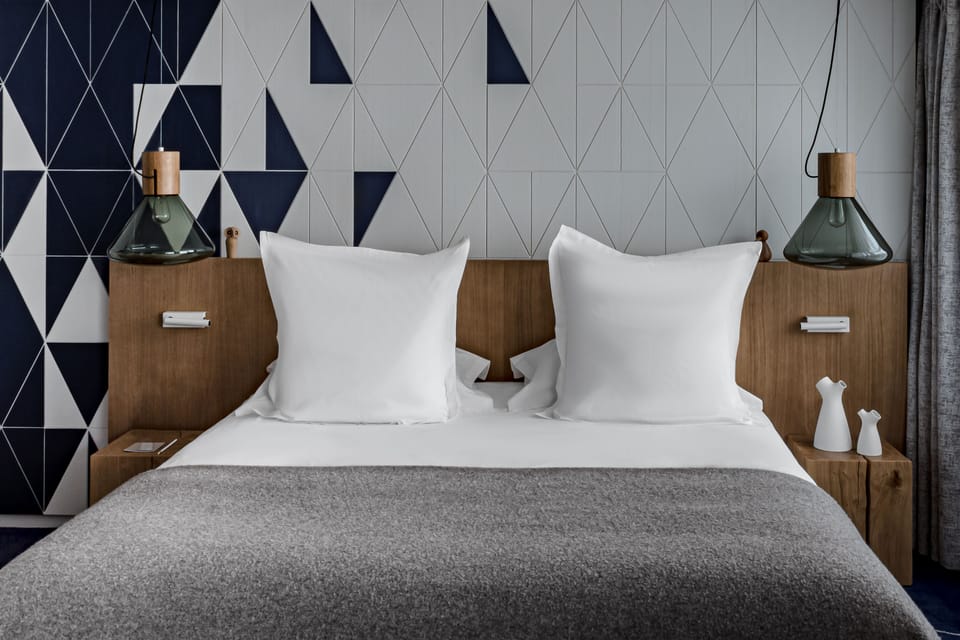 Family Room | Premium bedding, minibar, in-room safe, desk