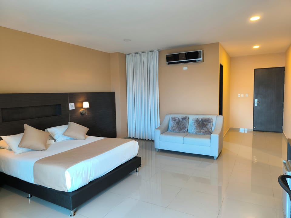 Premium Double Room | In-room safe, laptop workspace, iron/ironing board, WiFi (free)
