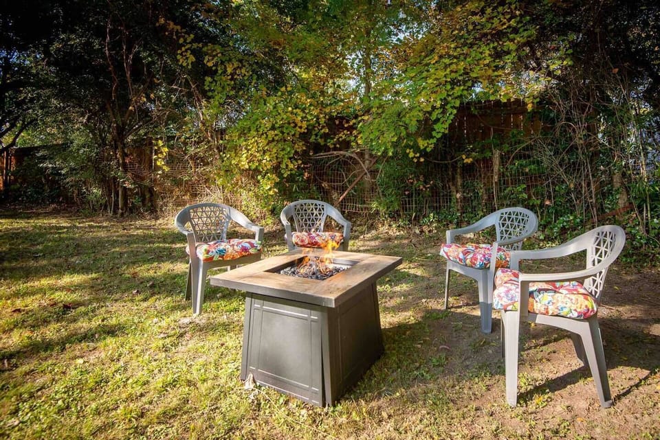 Gas fire pit for enjoying the outdoors—perfect for evening chats and s’mores. → Message us to make this your next relaxing getaway!