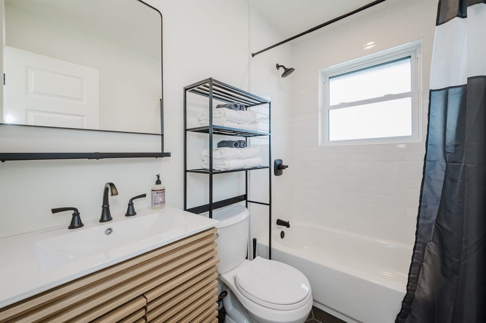 Sleek and stylish bathroom with contemporary fixtures and a clean design.