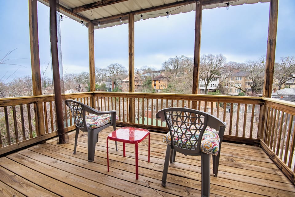 The upstairs balcony offers a peaceful outdoor retreat, perfect for enjoying your morning coffee or unwinding in the evening. With comfortable seating and a pleasant view, it’s a great spot to relax, get some fresh air, or simply take in the surroundings.