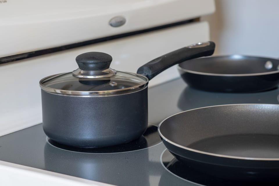 Fully equipped kitchen focused on convenience and modern design.