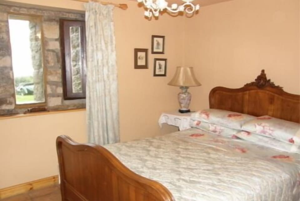 Romantic Suite, 1 Bedroom | Premium bedding, free WiFi, bed sheets