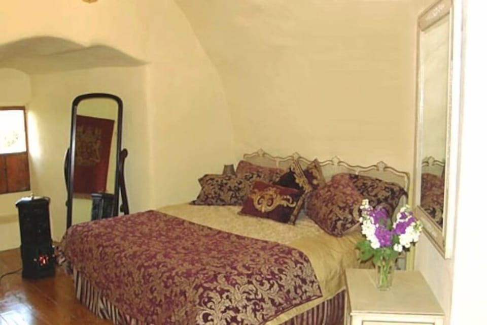 Romantic Suite, 1 Bedroom | Premium bedding, free WiFi, bed sheets
