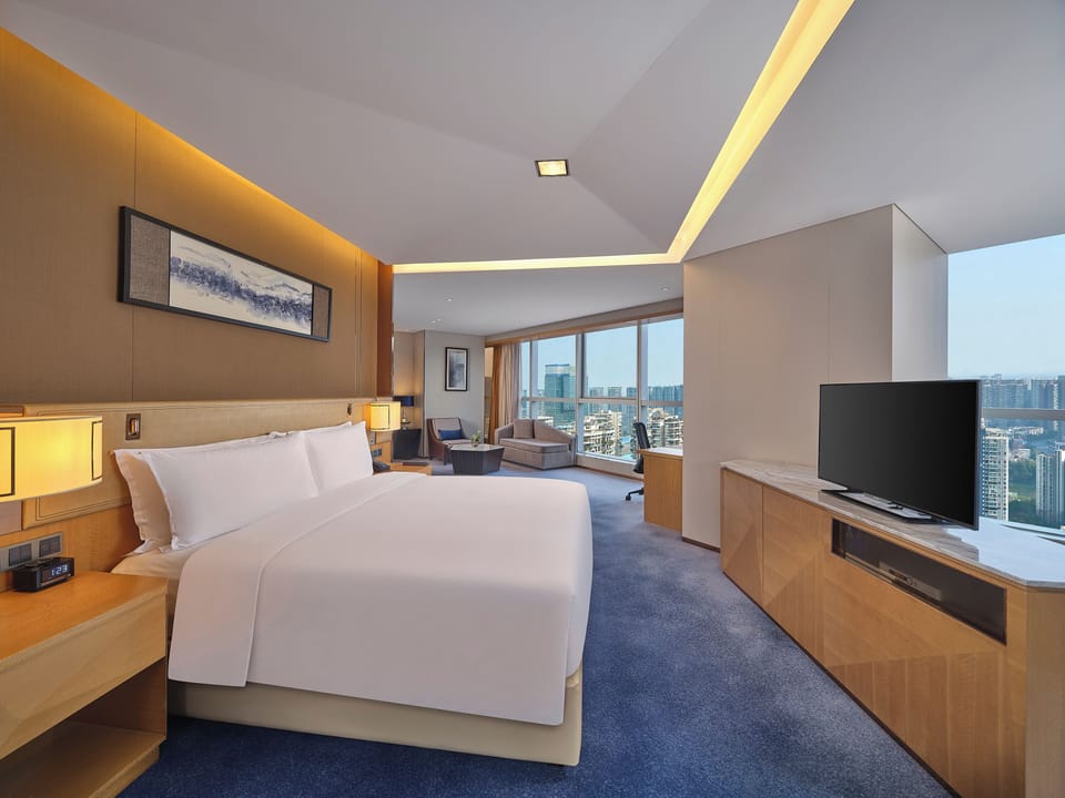 Executive Studio, 1 King Bed, Bathtub | Premium bedding, down comforters, memory foam beds, minibar (free items)