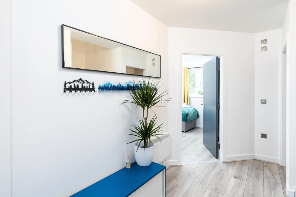 Welcoming Downstairs Hallway | Shoe Cupboard | Wall-Mounted Mirror