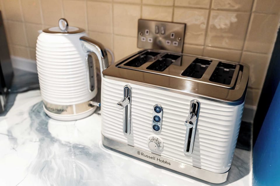 Kitchen | Russell Hobbs Appliances | Toaster and Kettle