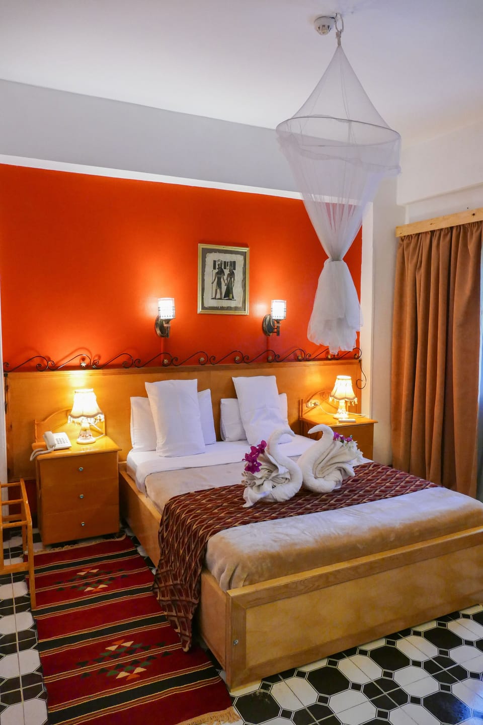 Premium bedding, iron/ironing board, free WiFi
