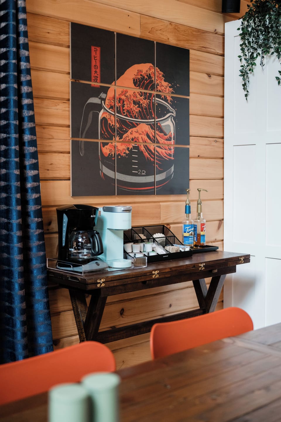 Coffee bar with multiple brewing options