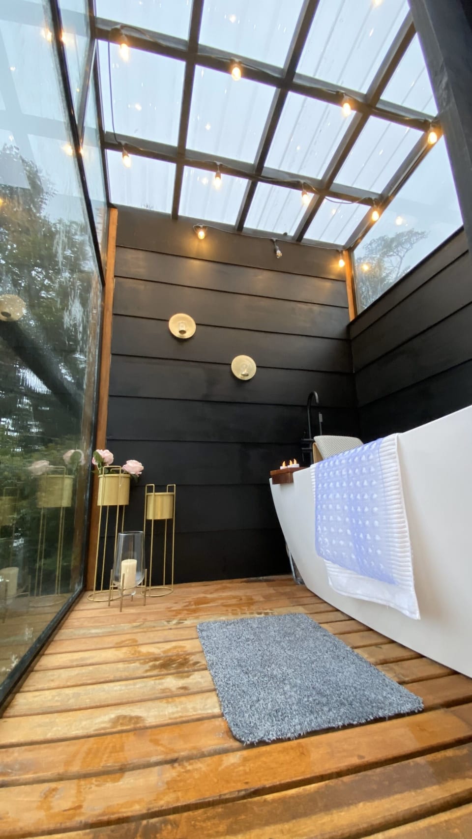 Luxury Tent, 1 King Bed, Bathtub, Ocean View | 1 bedroom, individually decorated, laptop workspace, free WiFi