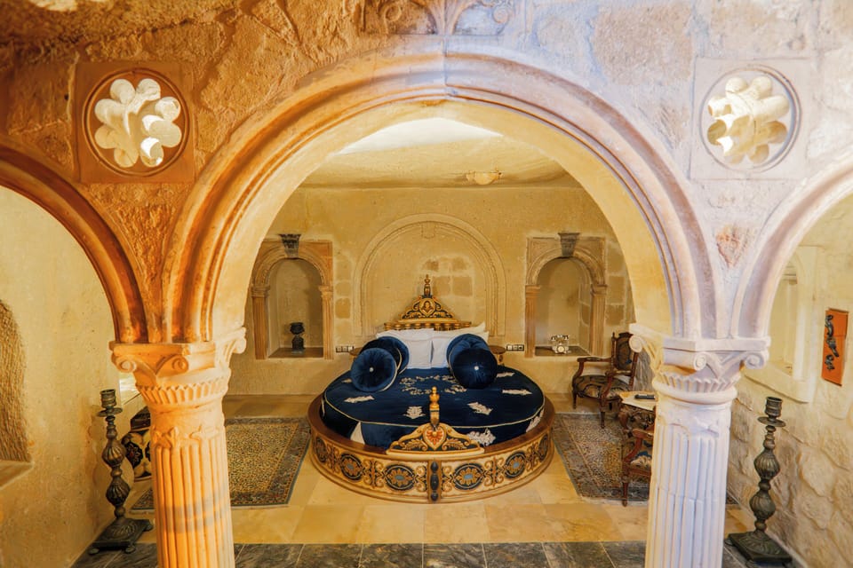 Round Bed Elika Pool Suite | Premium bedding, minibar, in-room safe, individually decorated