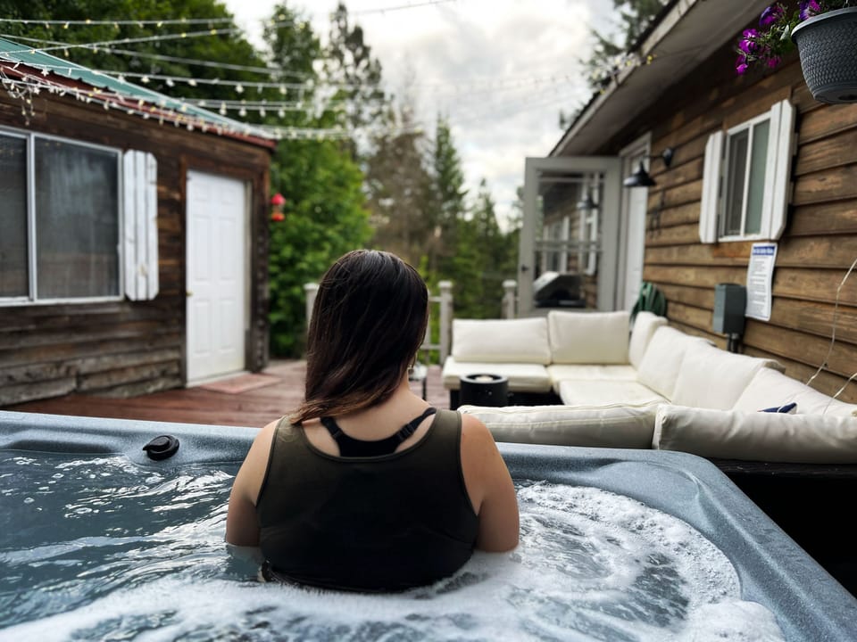 Outdoor spa tub