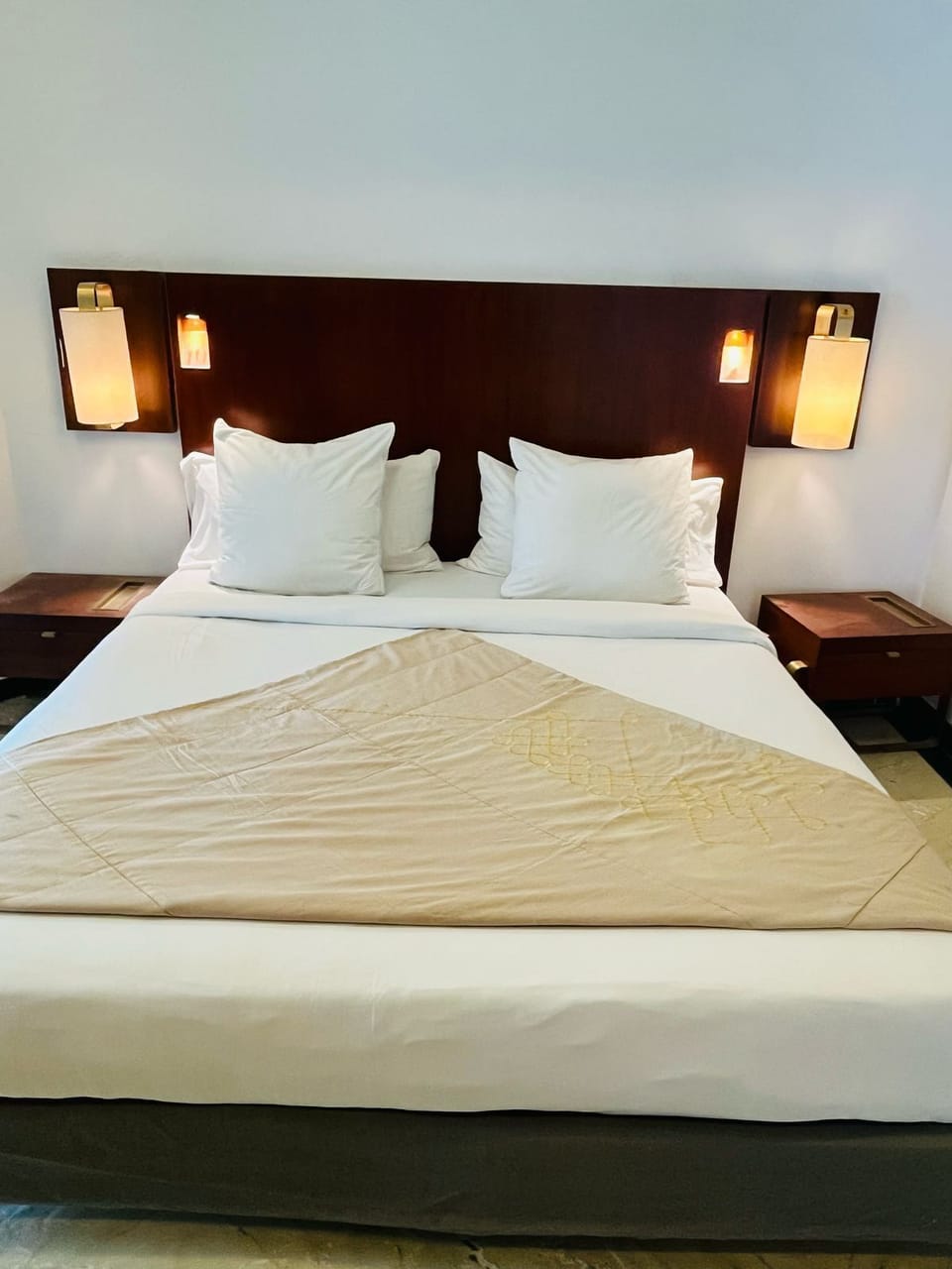 Luxury Double or Twin Room | In-room safe, soundproofing, iron/ironing board, free WiFi