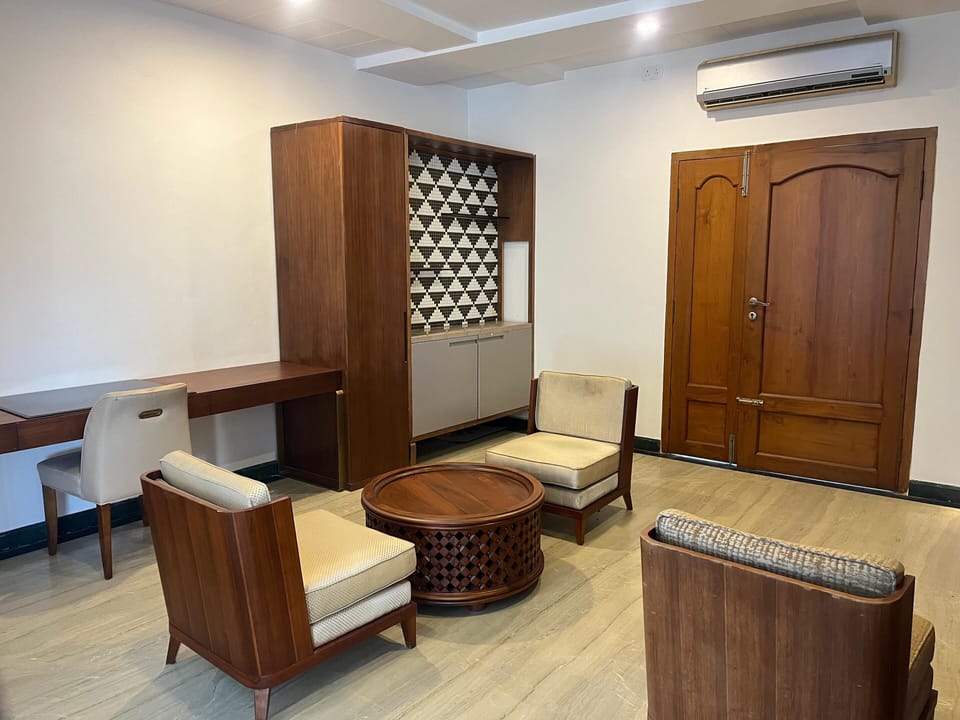 Luxury Double or Twin Room | Living area | Computer monitors, printers