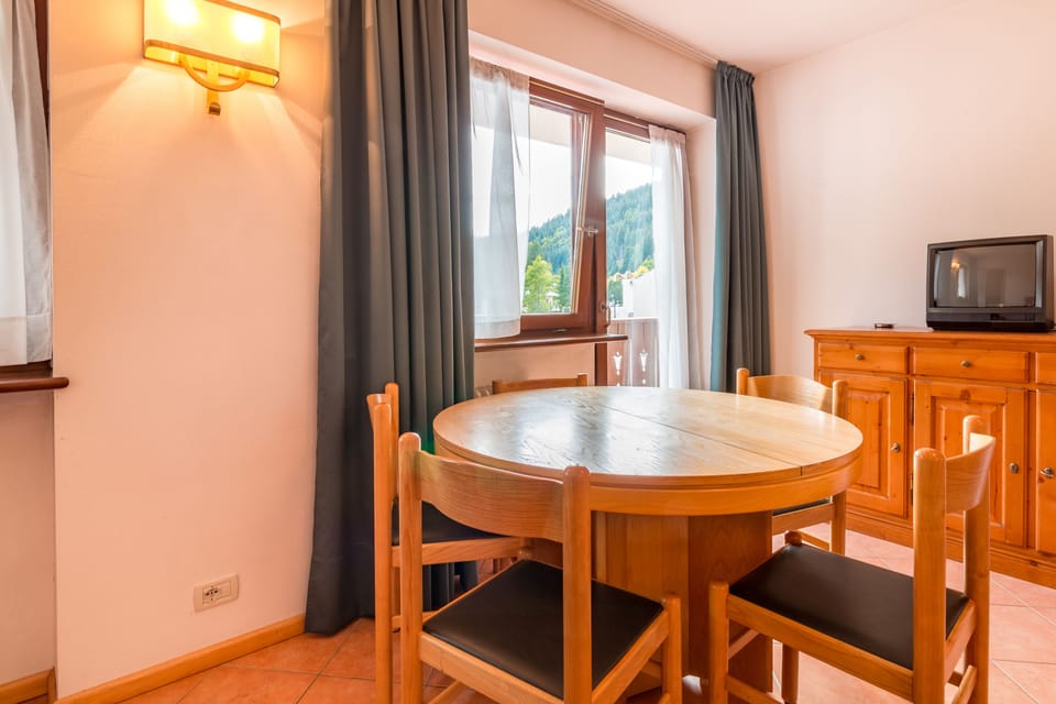 30-inch flat-screen TV with satellite channels, TV