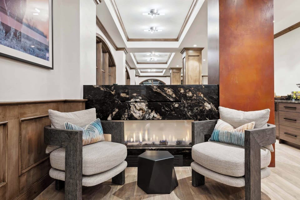 lodgetowerlobby-8107_54260772081_o_1