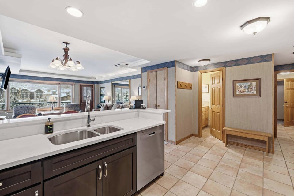 lodgetower-594-7109_54962056010_o