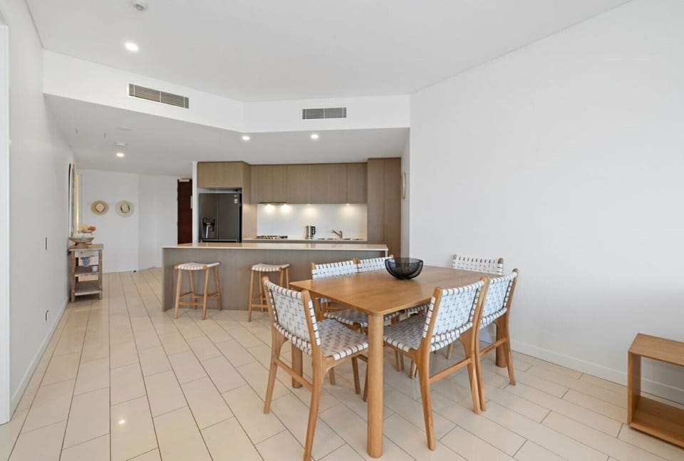 Apartment, 2 Bedrooms, Park View | Dining room