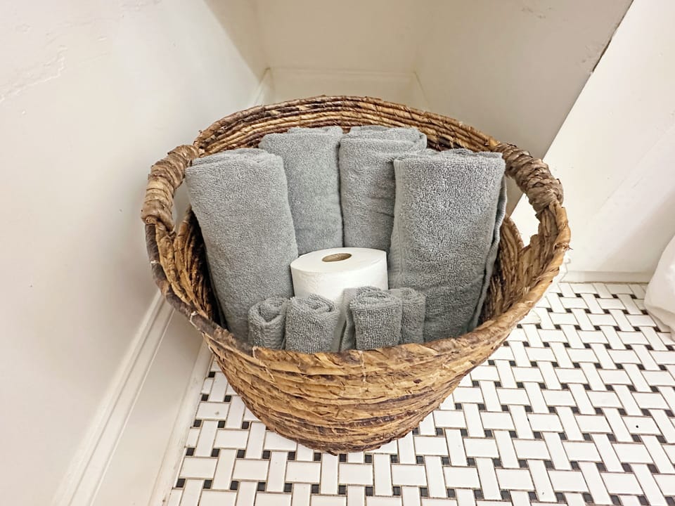 All towels/toiletries provided