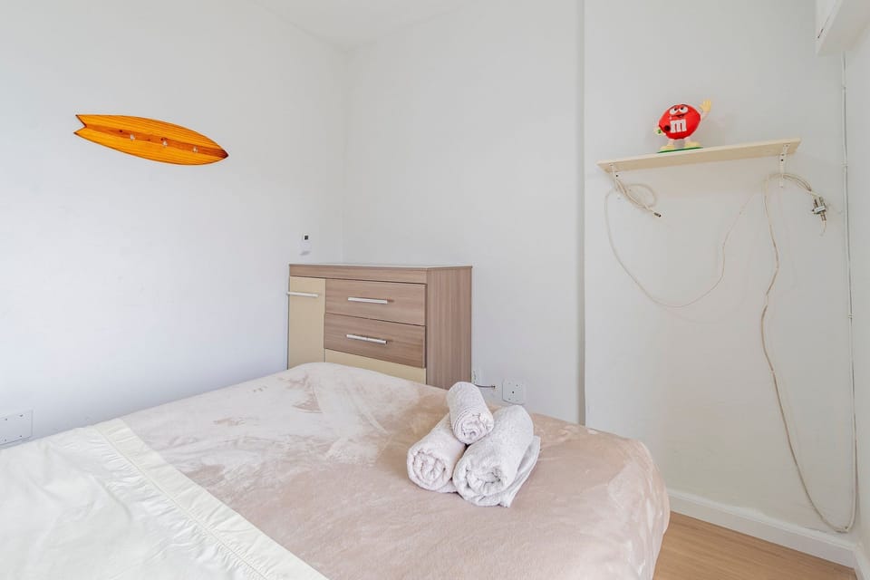 Bed,Bedroom