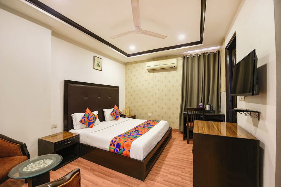 Egyptian cotton sheets, premium bedding, in-room safe, free WiFi