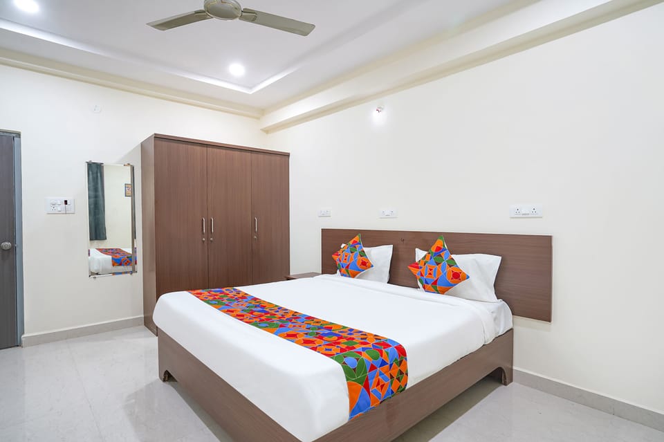 Premium Room | Egyptian cotton sheets, premium bedding, in-room safe, free WiFi