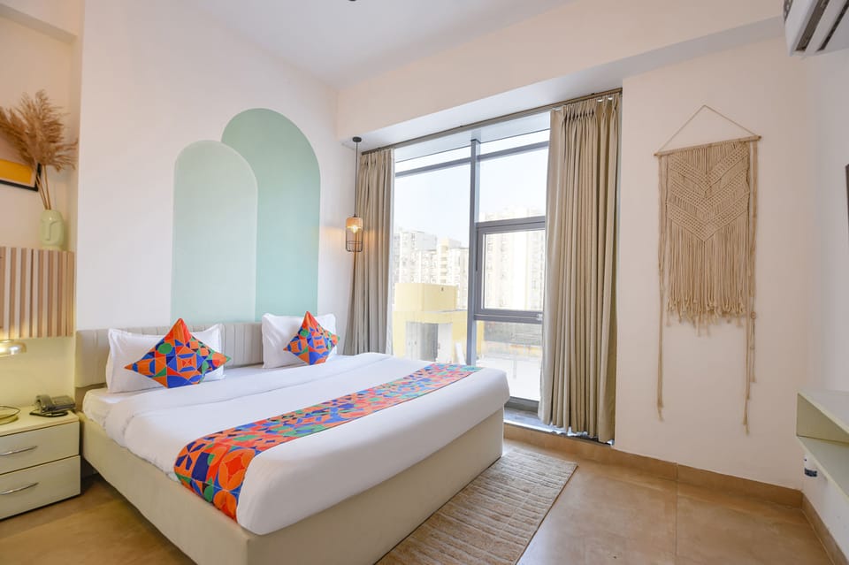 Egyptian cotton sheets, premium bedding, in-room safe, free WiFi
