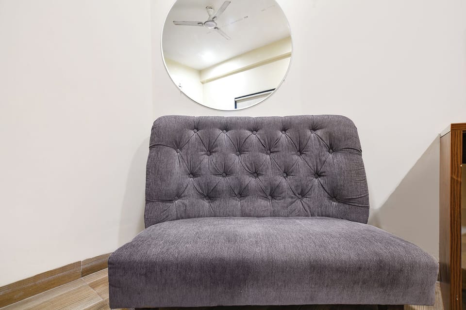 Egyptian cotton sheets, premium bedding, in-room safe, WiFi (free)