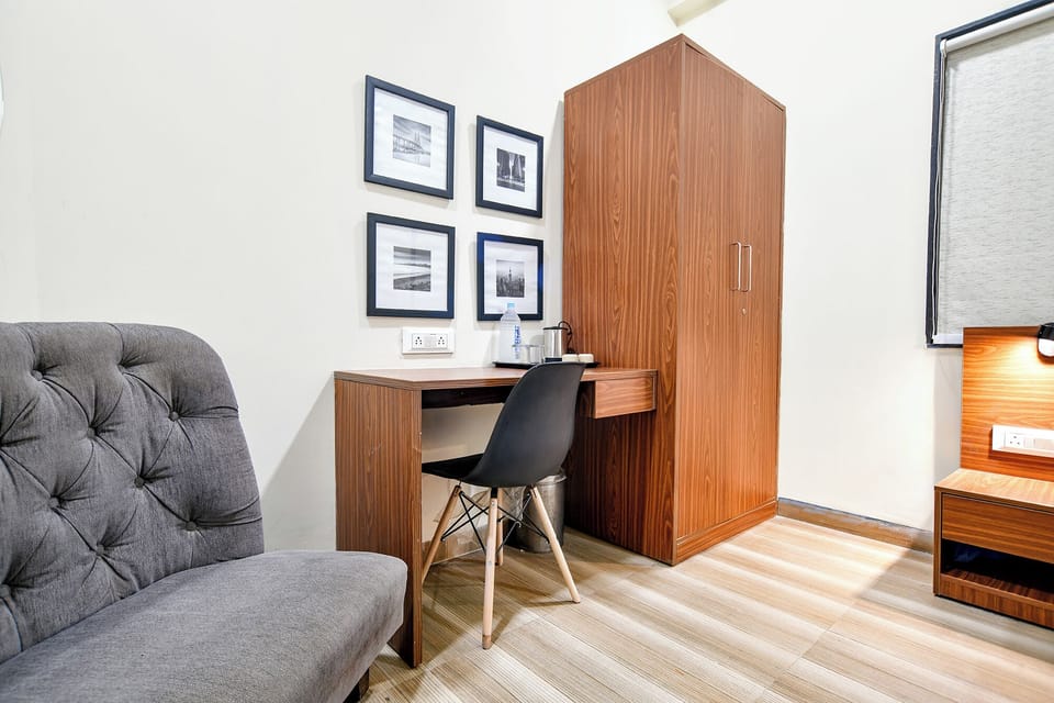 Egyptian cotton sheets, premium bedding, in-room safe, WiFi (free)