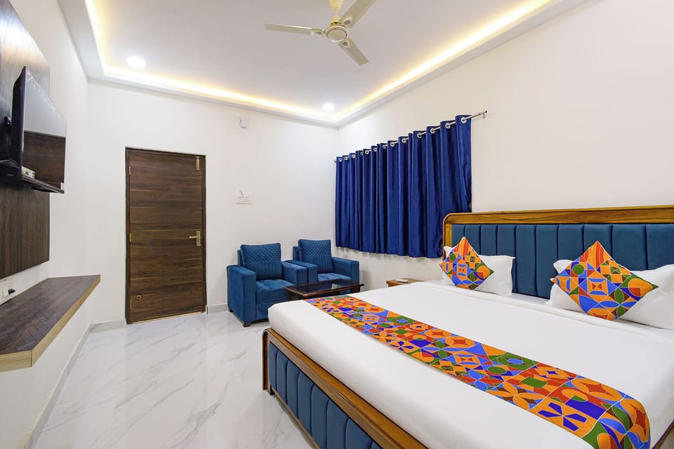 Premium Room | Egyptian cotton sheets, premium bedding, in-room safe, free WiFi