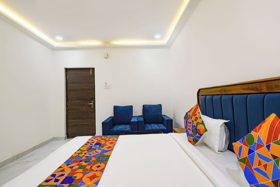 Egyptian cotton sheets, premium bedding, in-room safe, free WiFi