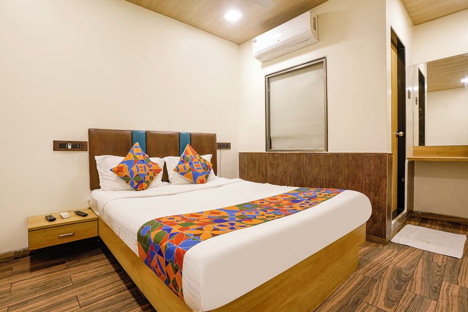 Deluxe Room | Egyptian cotton sheets, premium bedding, in-room safe, free WiFi