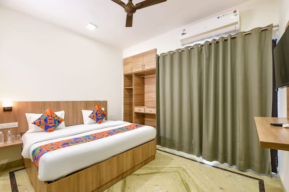 Deluxe Room | Egyptian cotton sheets, premium bedding, in-room safe, free WiFi