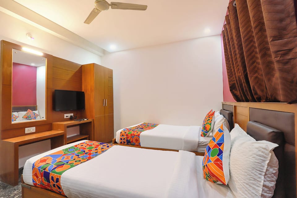 Egyptian cotton sheets, premium bedding, in-room safe, free WiFi
