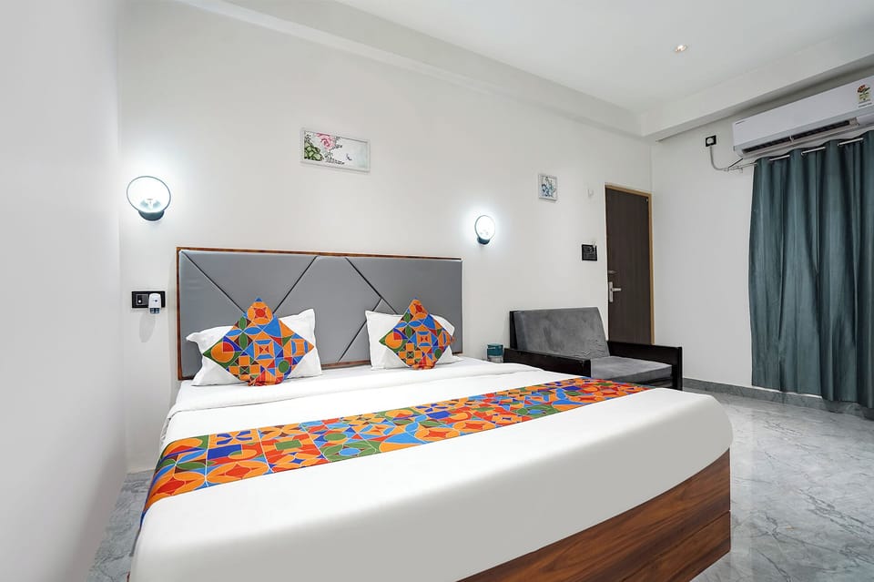 Egyptian cotton sheets, premium bedding, in-room safe, soundproofing