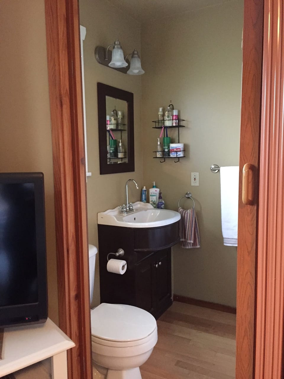 Combined shower/tub, free toiletries, hair dryer, bathrobes