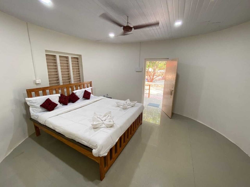 Deluxe Double Room, Garden View | Free WiFi