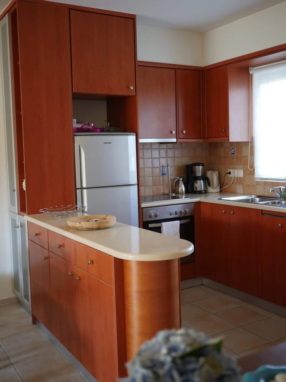 Basic Single Room, Balcony, Pool View | Private kitchen