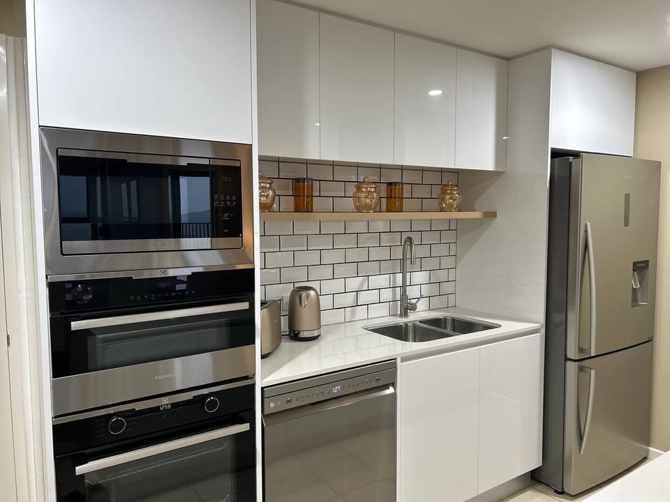 Fully equipped kitchen.