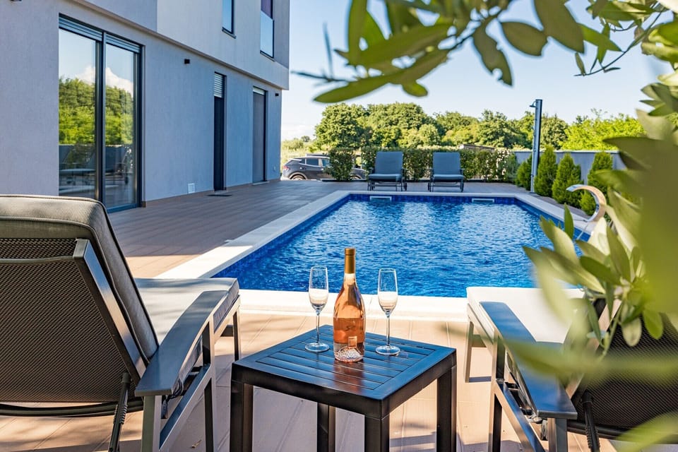 Holiday Home Swimming Pool