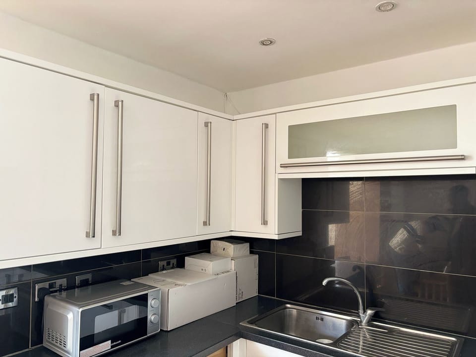 House | Private kitchen | Fridge, microwave, oven, stovetop