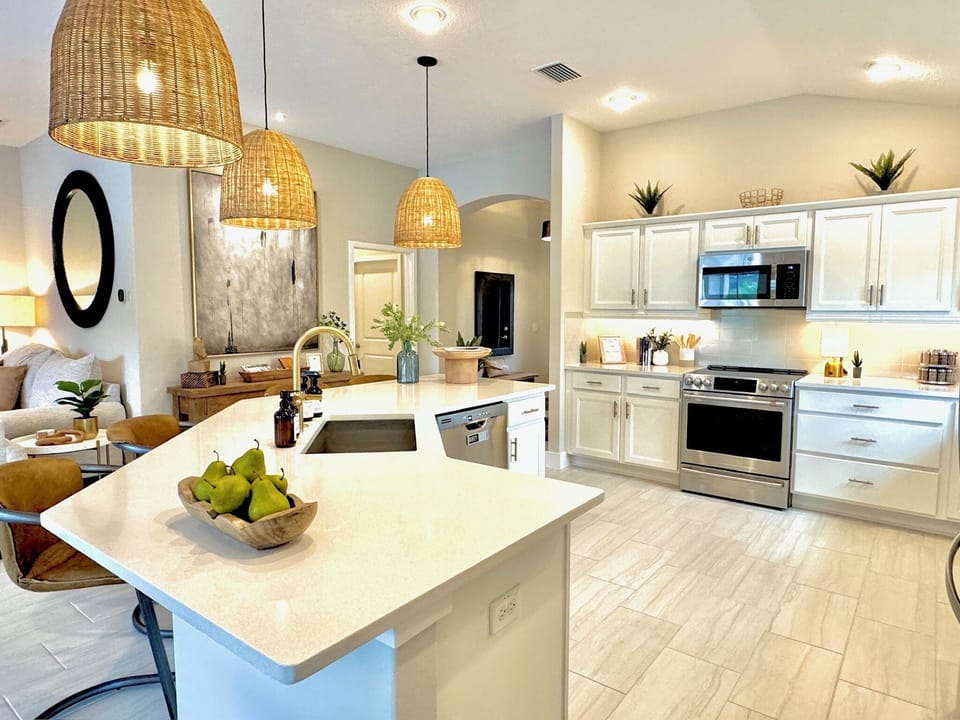 There’s more than enough room for several cooks to work in this practically designed and well-equipped chef’s kitchen. You’ll find plenty of high-quality cookware and appliances to suit your needs.